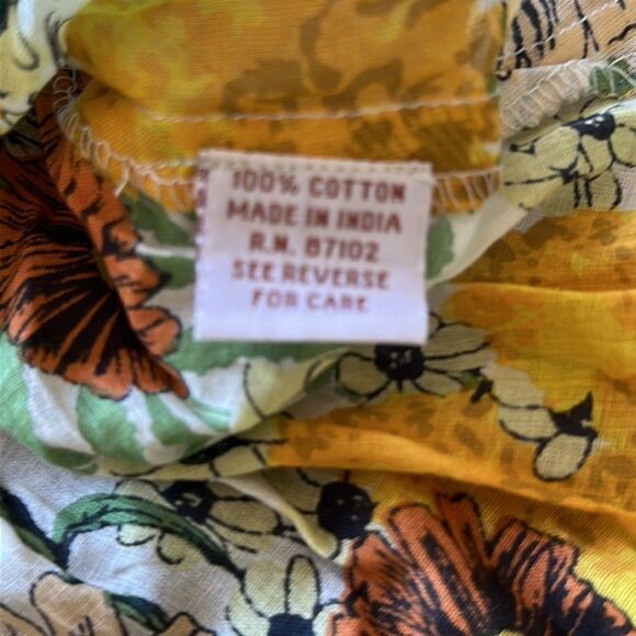 ⭐️Beautiful Sunflower Blouse  - Picture 5 of 5